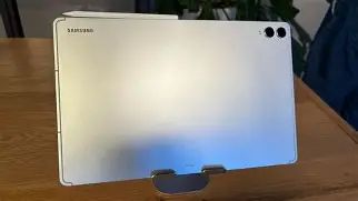 Why Everyone is Buying the Samsung Galaxy Tab S11 (Full Review)